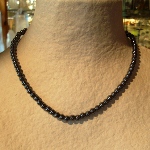 Collier h&eacute;matite