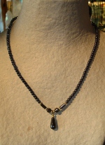 Collier h&eacute;matite