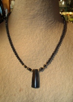 Collier h&eacute;matite