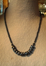Collier h&eacute;matite