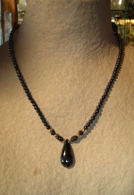 Collier h&eacute;matite