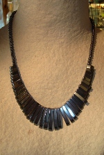 Collier h&eacute;matite