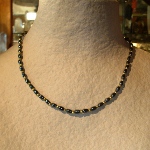 Collier h&eacute;matite