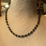 Collier h&eacute;matite