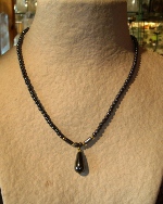 Collier h&eacute;matite