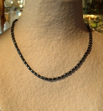 Collier h&eacute;matite